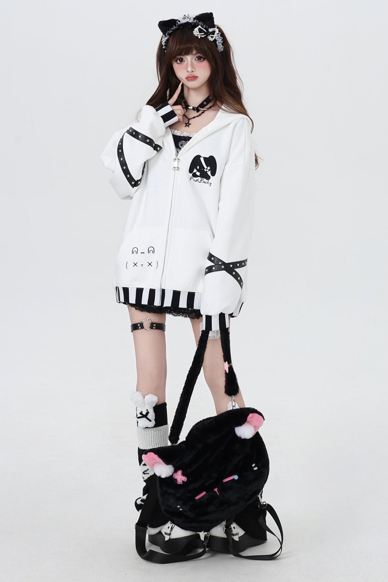 キュートブラックホワイトフーディー