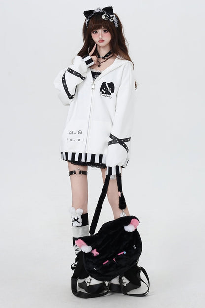 キュートブラックホワイトフーディー