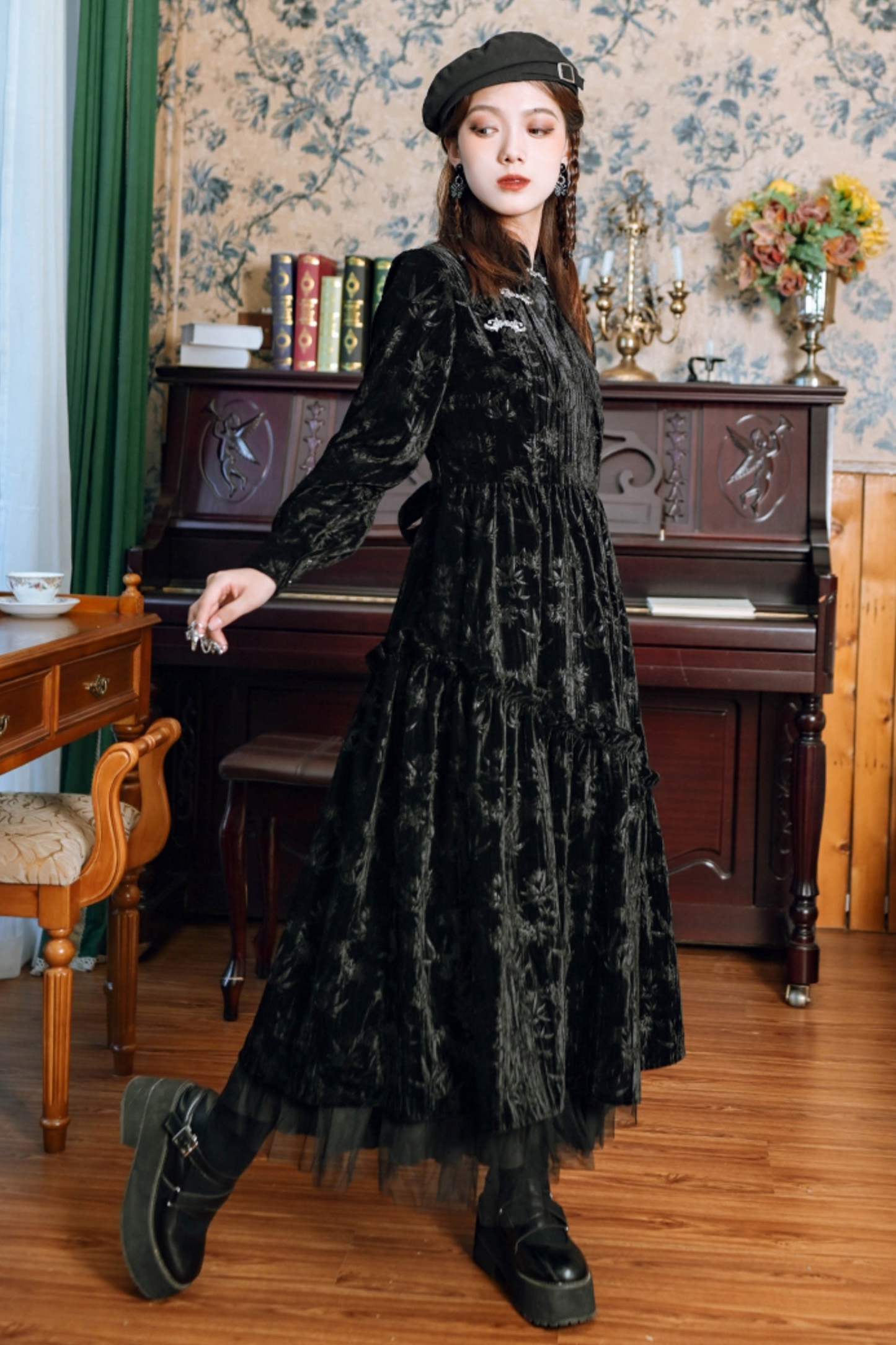 Black Velvet Chou Sam Collar Long Dress