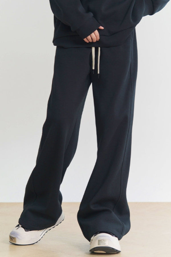 フーディッドスウェットシャツアンドカジュアルパンツセットアップ