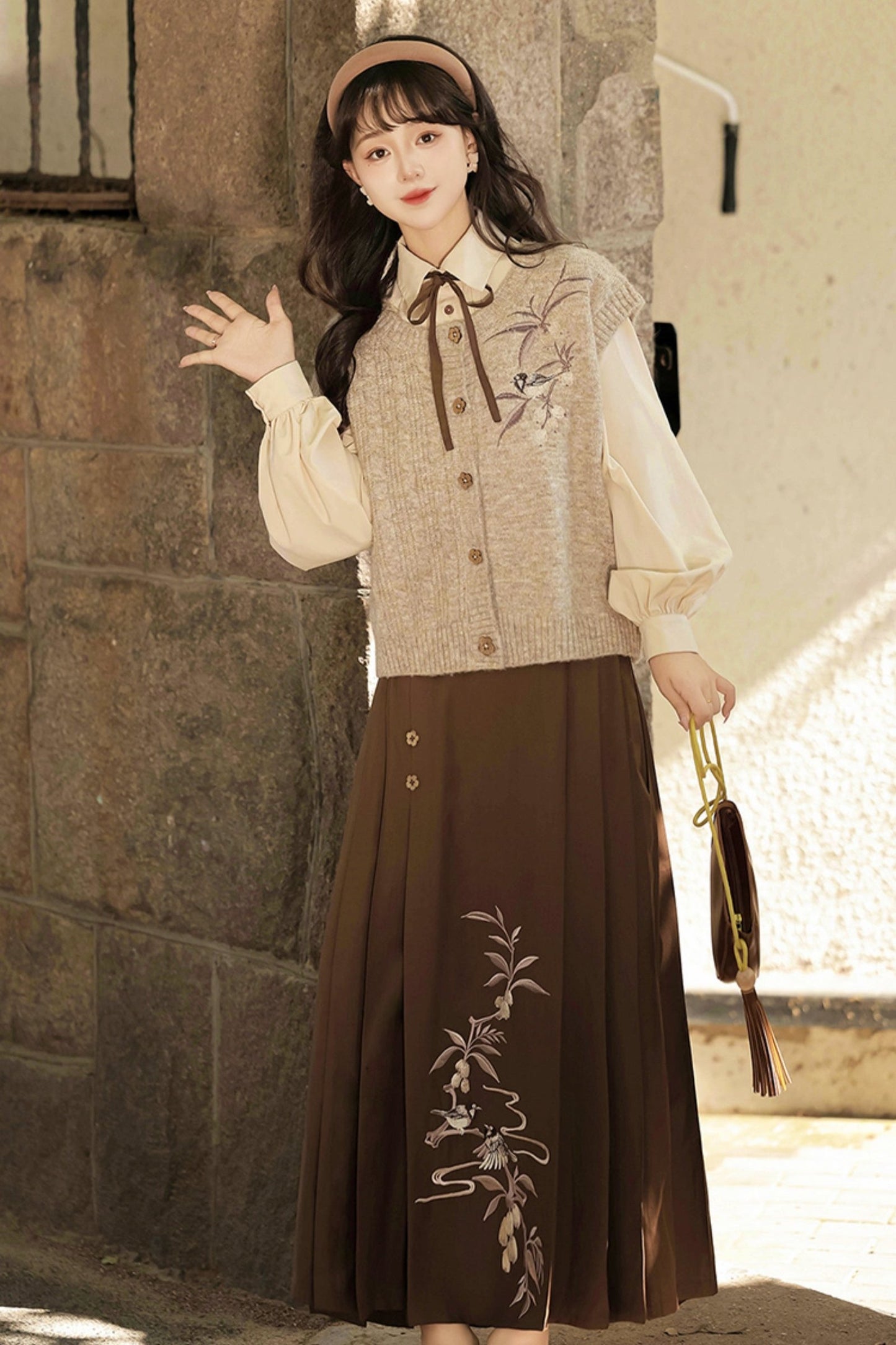 College -style hamfose skirt set