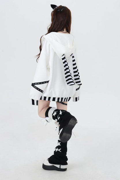 キュートブラックホワイトフーディー