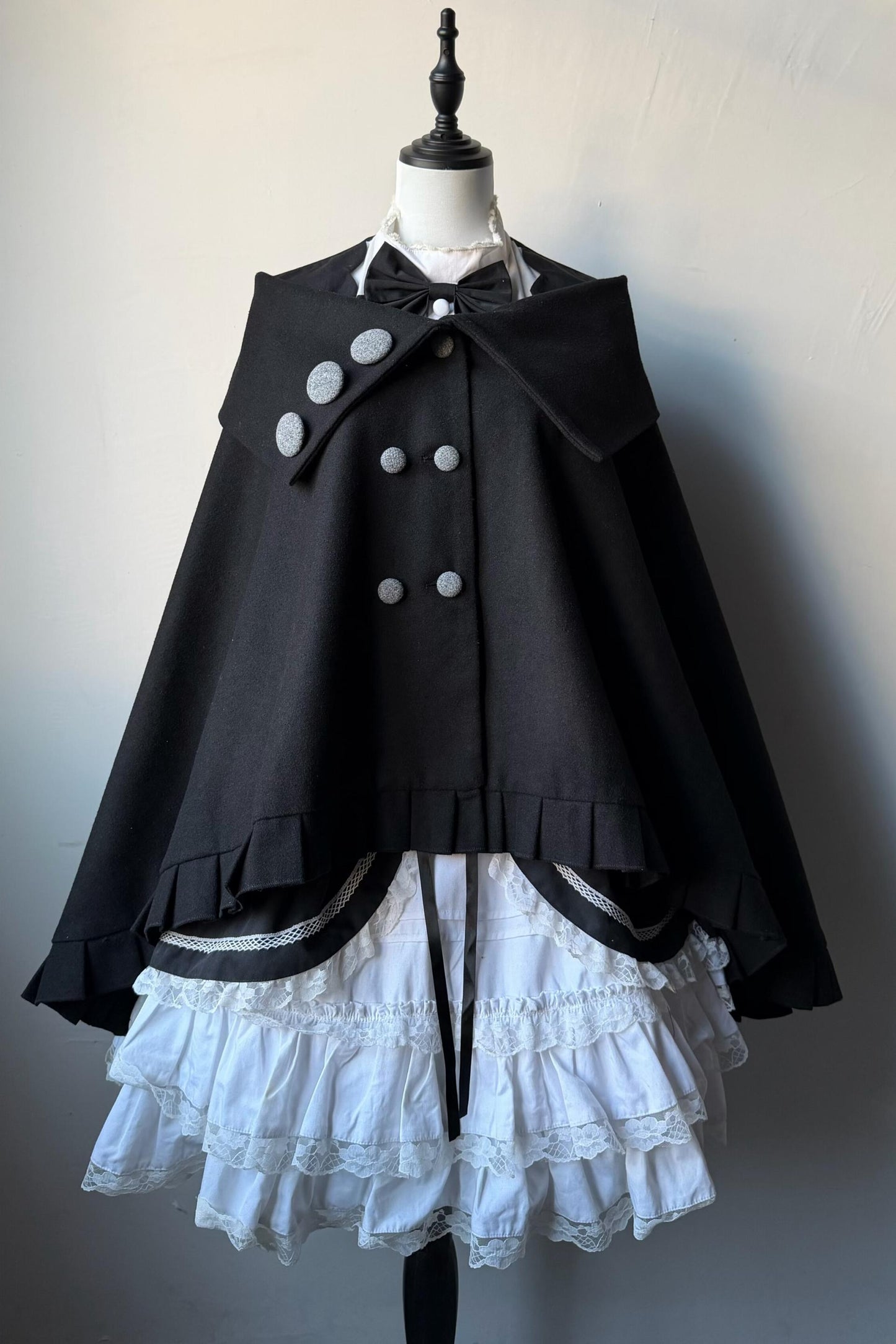 サブカルダブルボタンケープコート