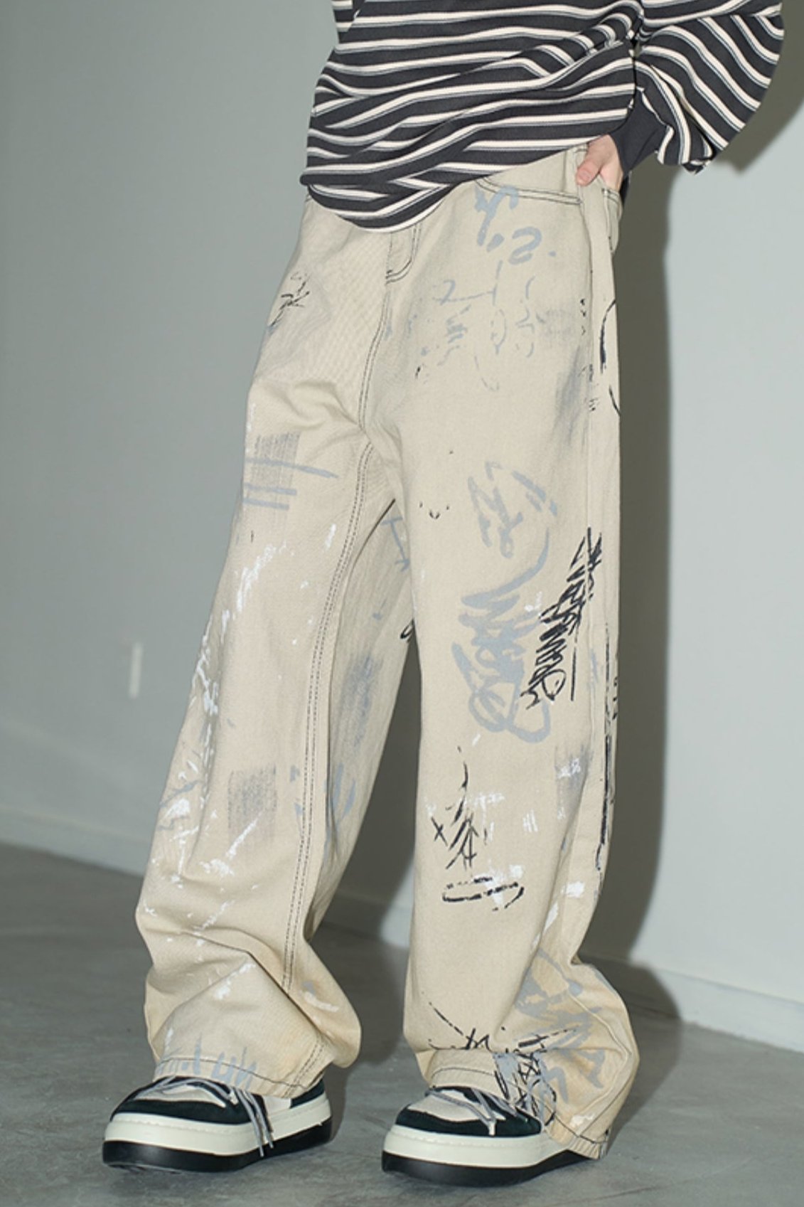 Loose Graffiti Light Color Straight Pants