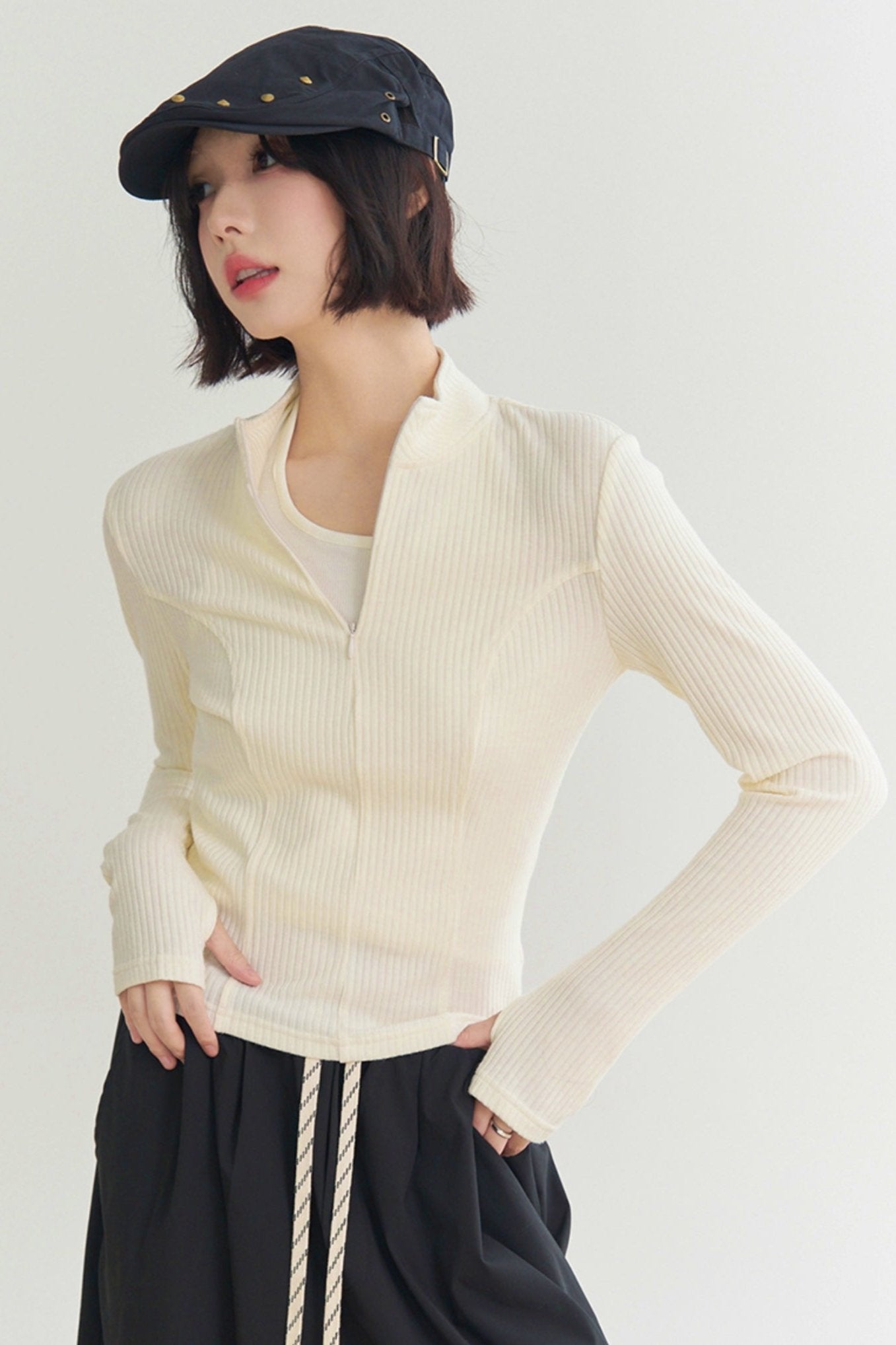 Zipper Half Color Slim Knit Top