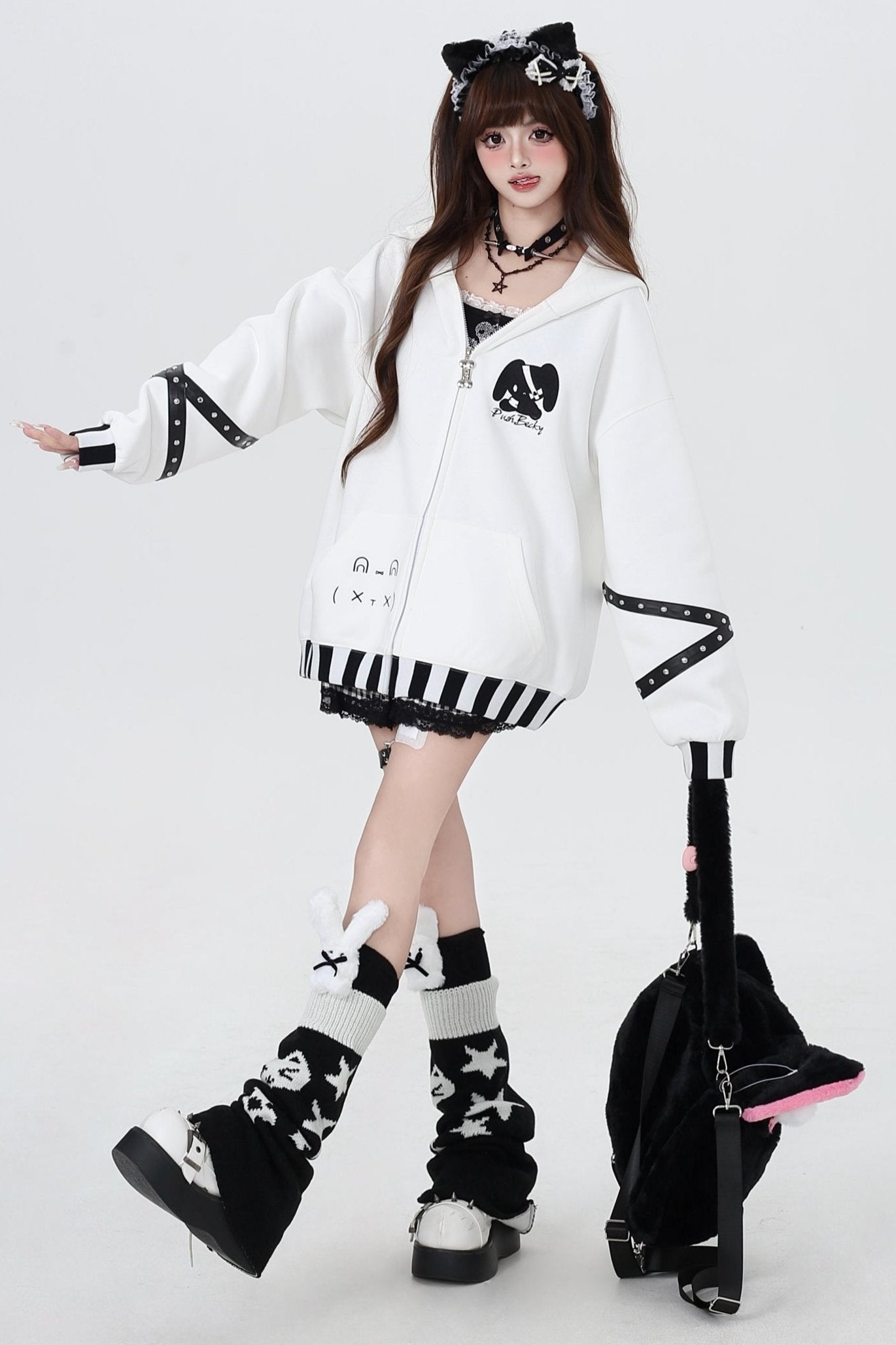 キュートブラックホワイトフーディー