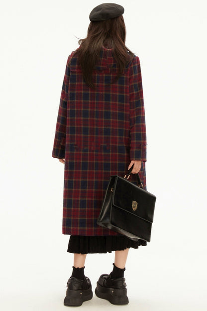 British style tweed horn buckle coat