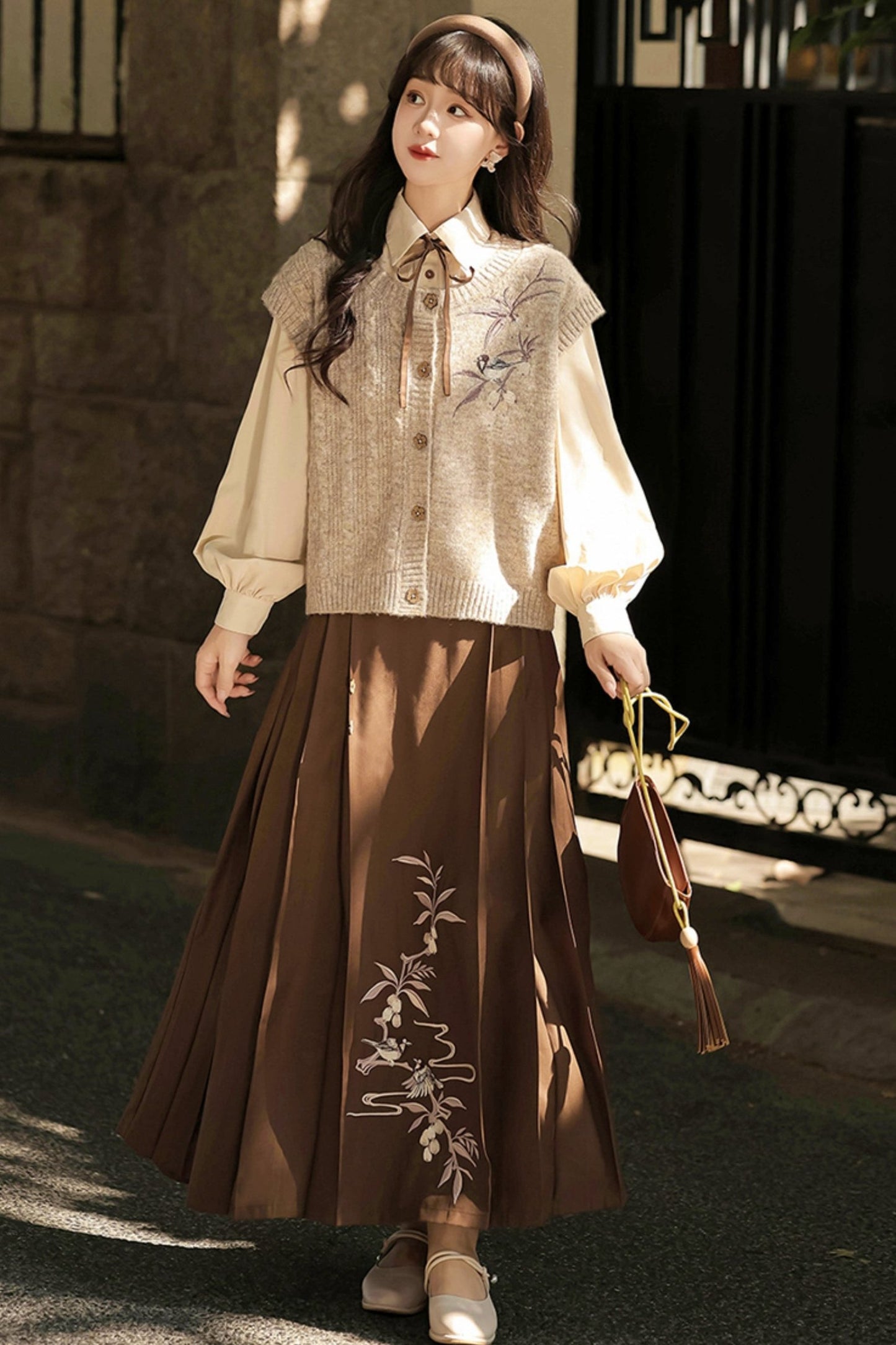 College -style hamfose skirt set