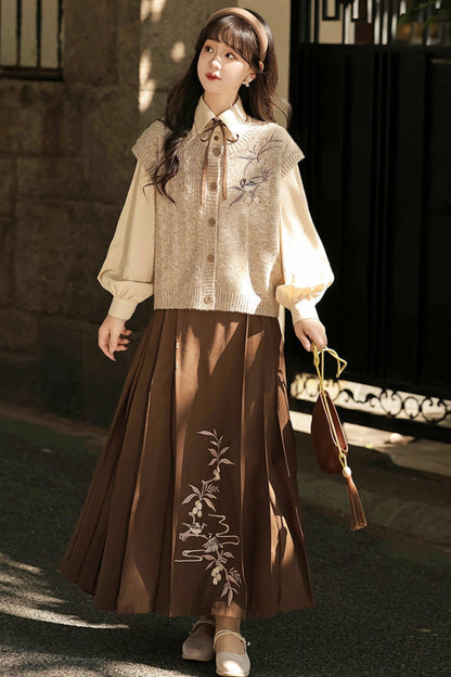 College -style hamfose skirt set