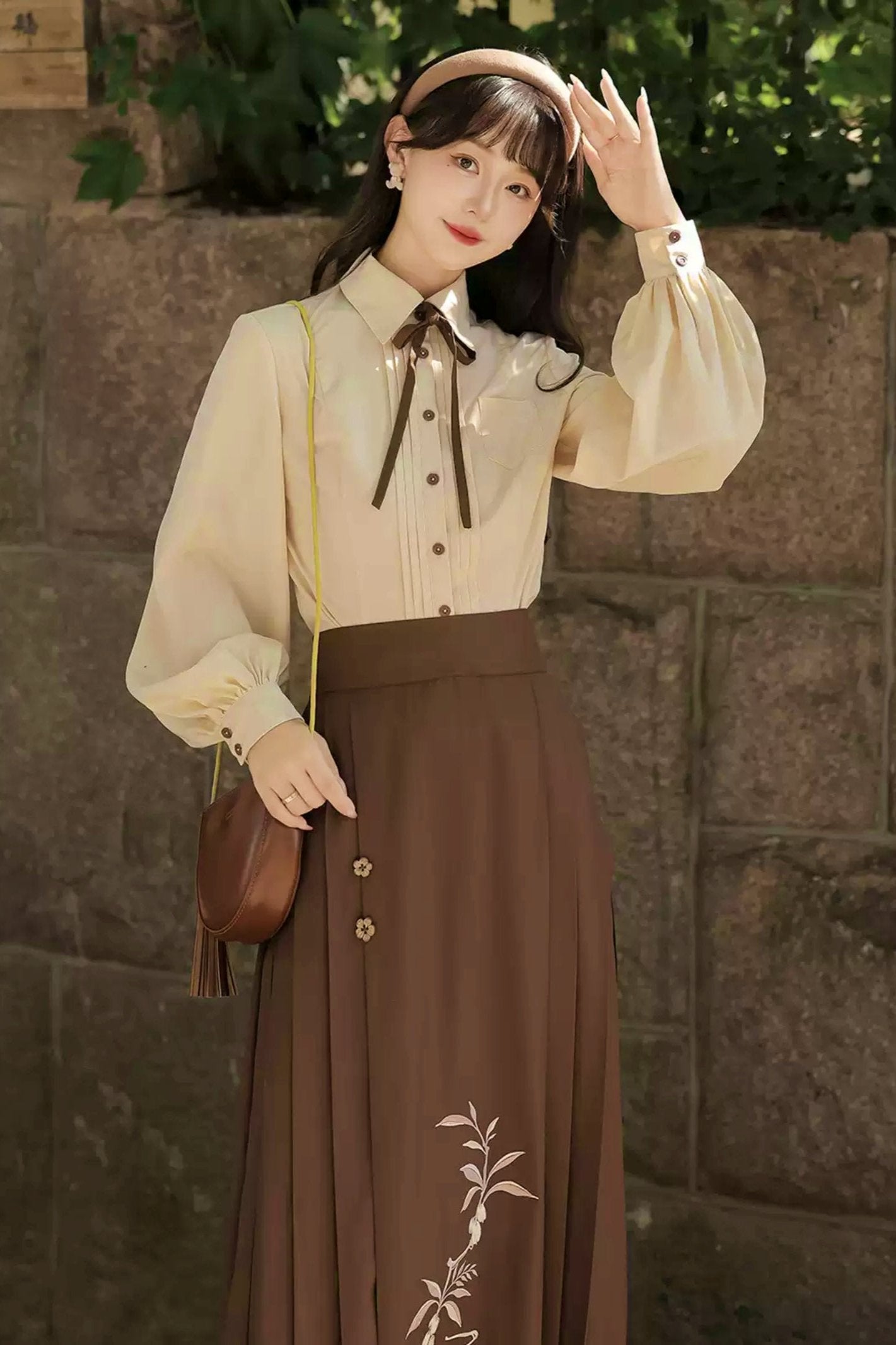 College -style hamfose skirt set