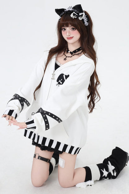 キュートブラックホワイトフーディー