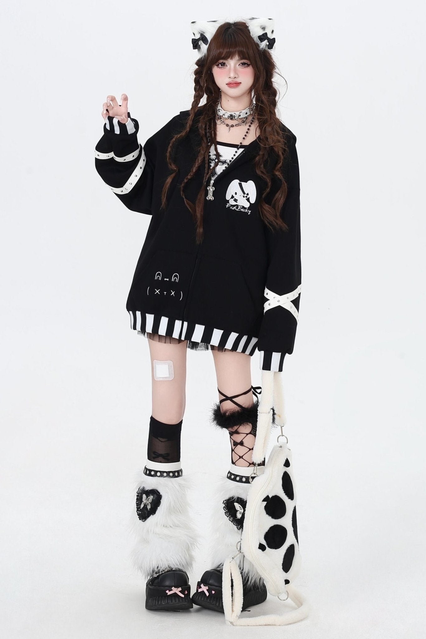 キュートブラックホワイトフーディー