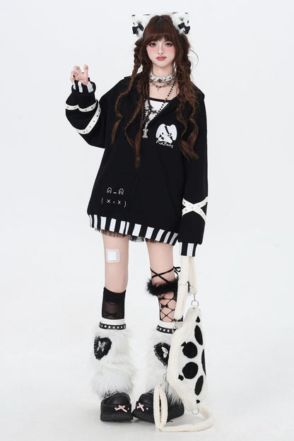 キュートブラックホワイトフーディー