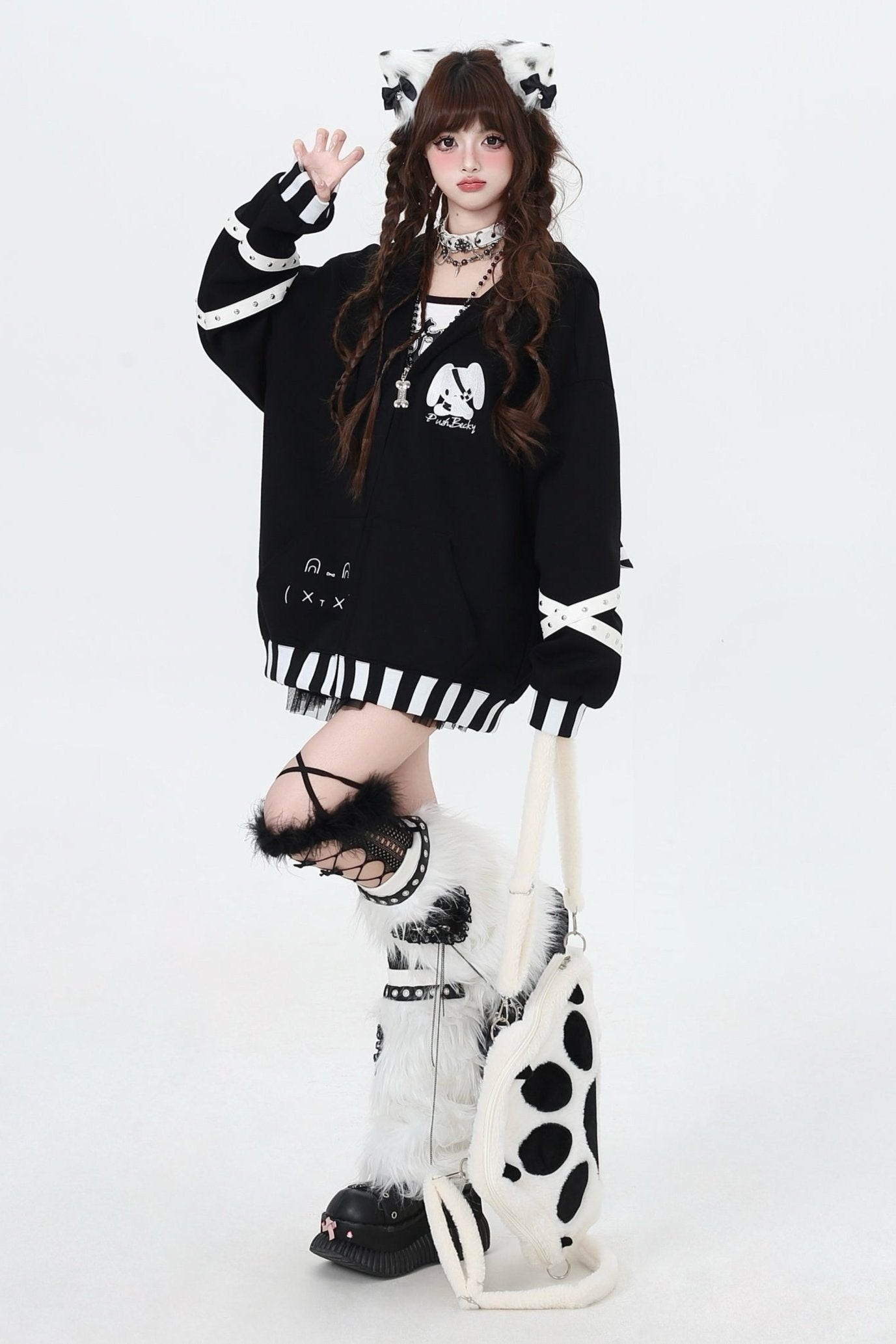 キュートブラックホワイトフーディー