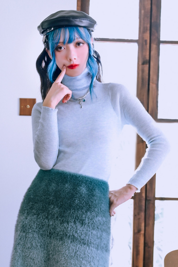 ハイネックブラックスリムロングスリーブシャツ