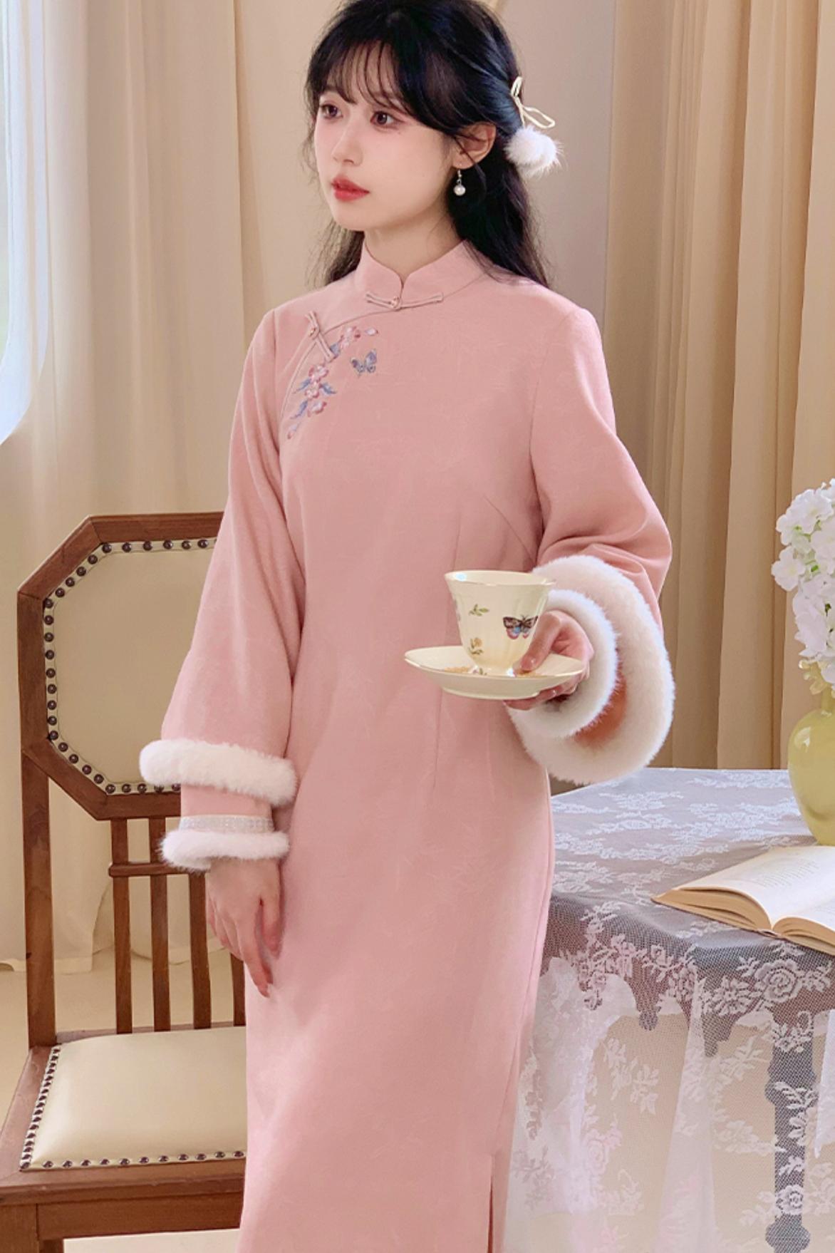 Two -color Wide Sleeve China Dress