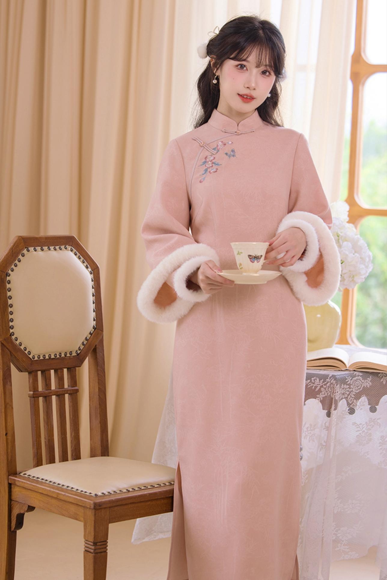 Two -color Wide Sleeve China Dress