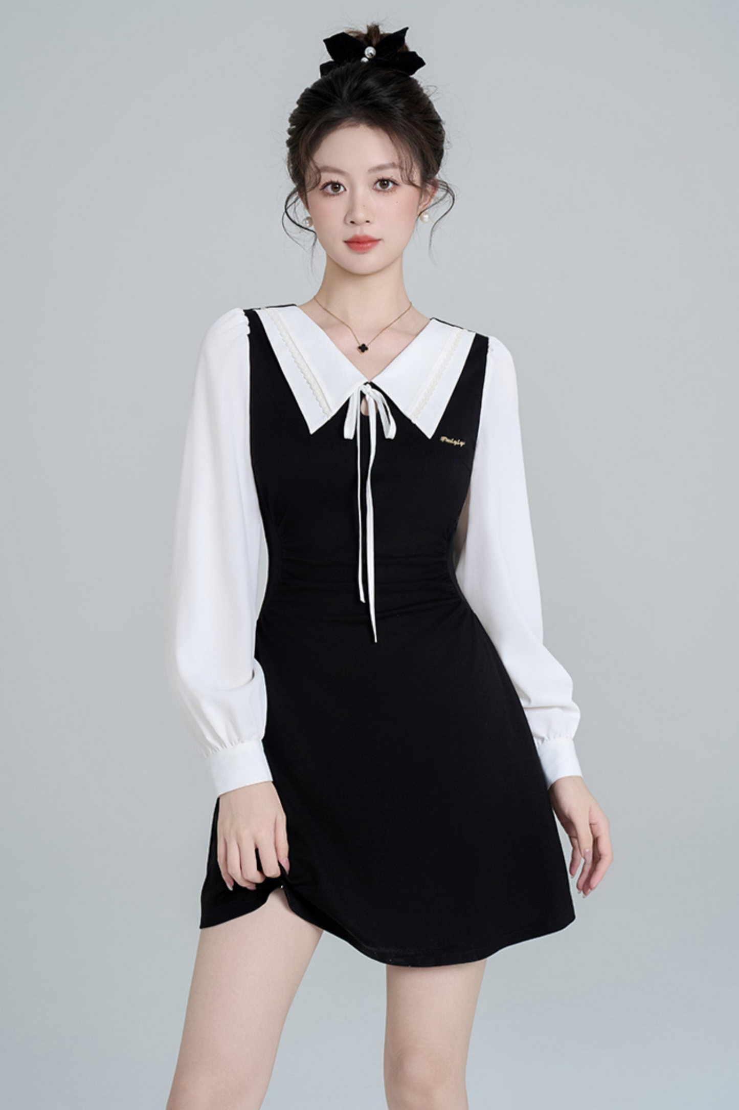 Black long sleeve fake two -piece dress