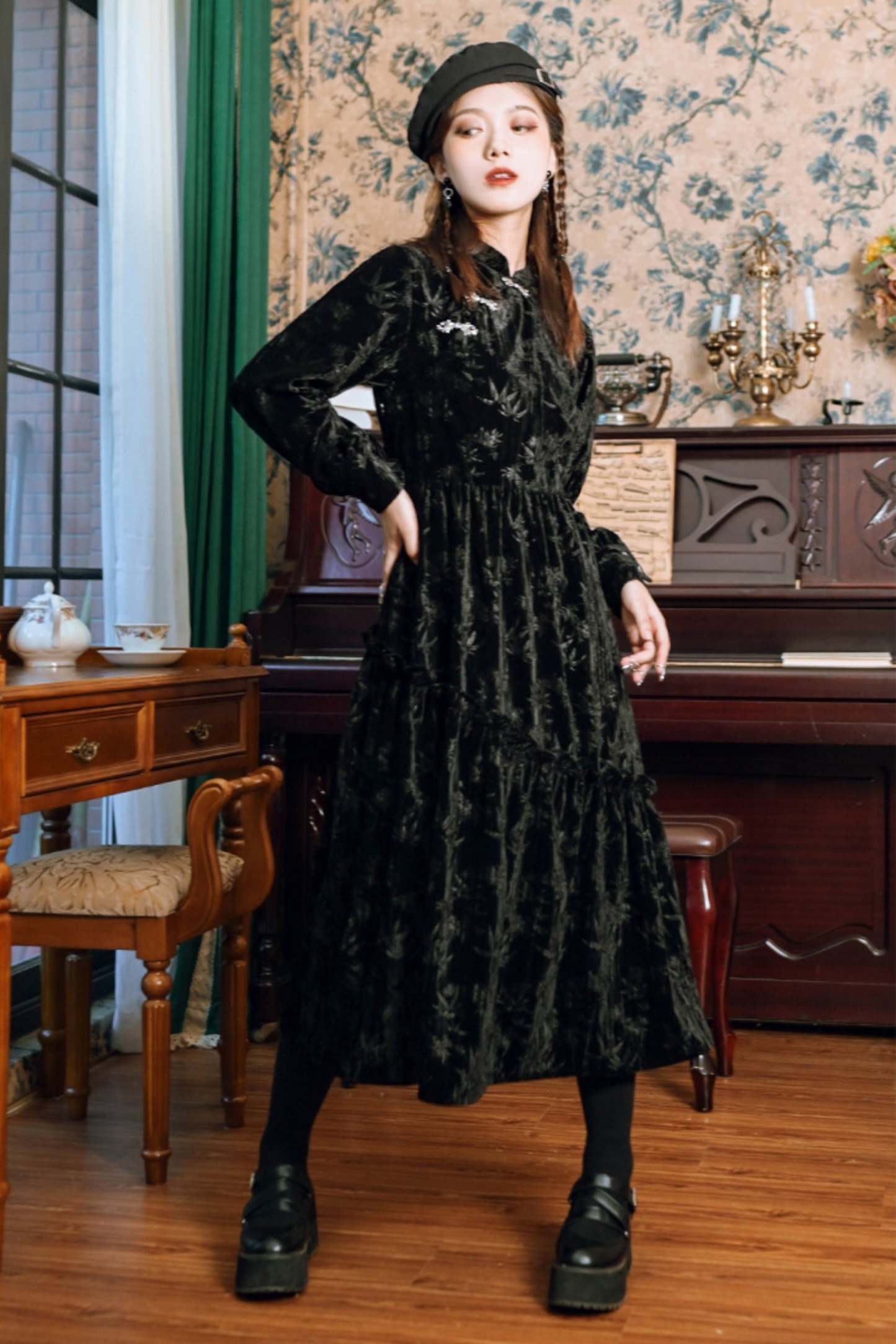 Black Velvet Chou Sam Collar Long Dress