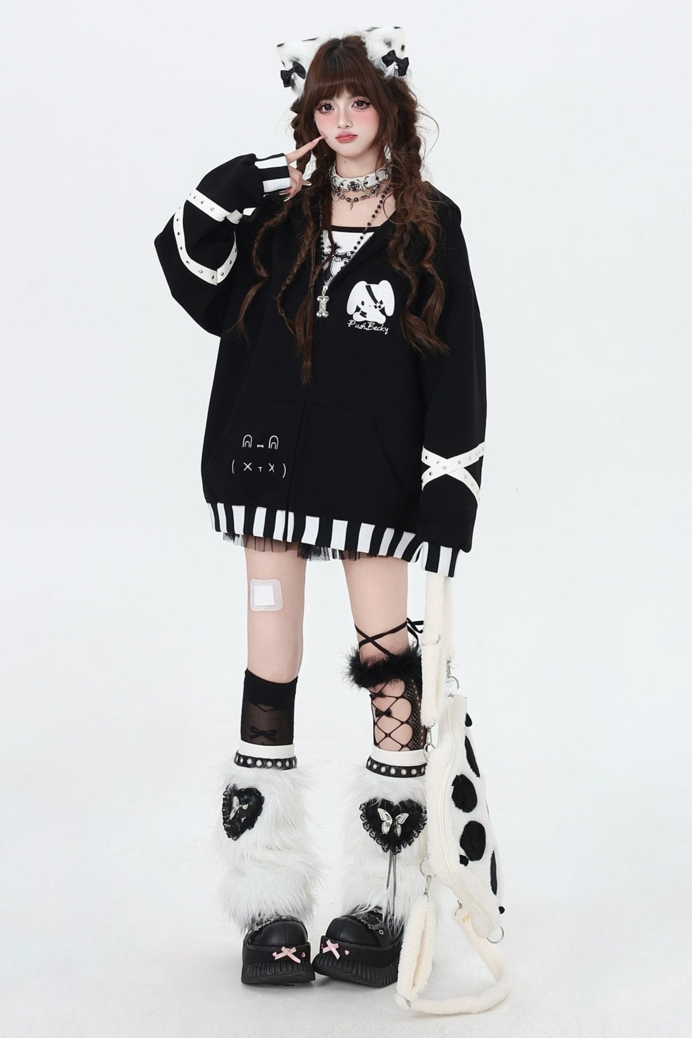 キュートブラックホワイトフーディー