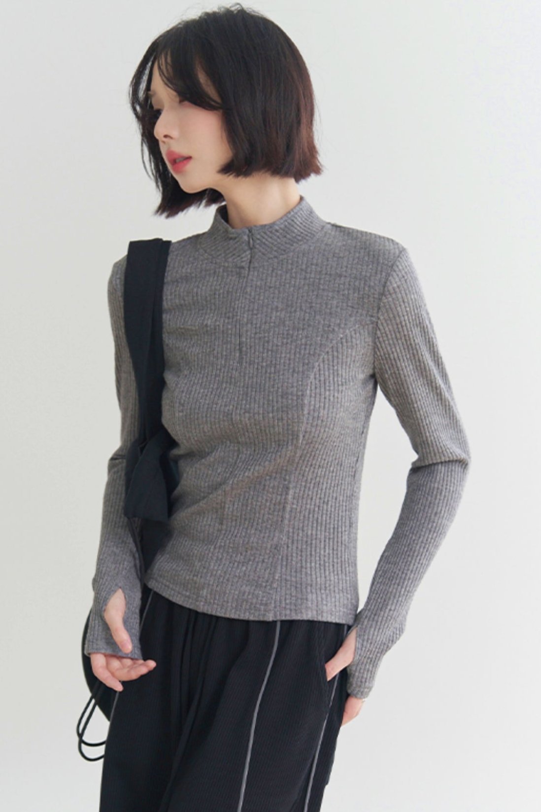 Zipper Half Color Slim Knit Top