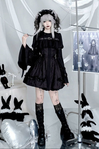 【8月25日予約締切】ティンドールブラックホワイトゴシックロリータスタッズカラーバックルプリーツフレアスリーブドレス