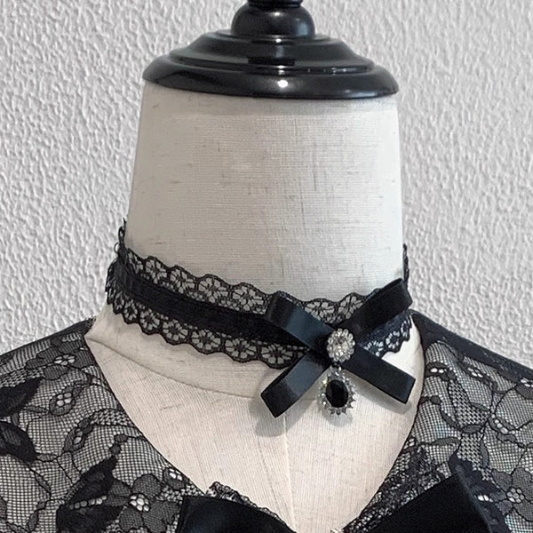 [Reservierungsschluss 17. August] Schwarz-lila-weißes Spitzenkragen-Erdbeershirt + Juwelenband + Choker
