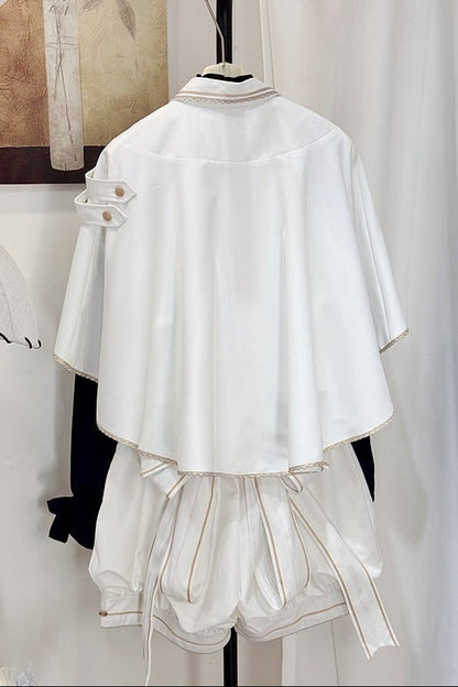 [Reservierungsschluss am 913] Schwarz/Weiß Prinz Gothic-Kreuzanhänger Cape mit Spitzenbesatz