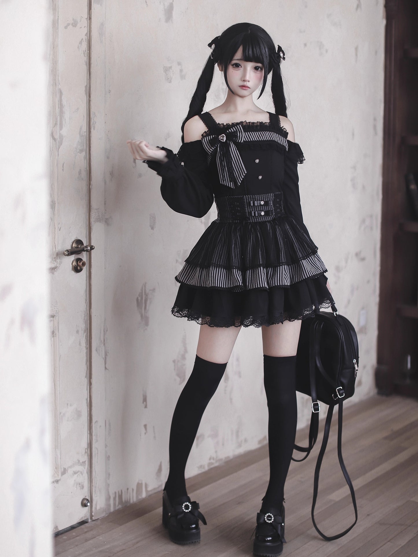 【12月6日予約締切】ブラックアンドストライプロングスリーブサストップス＋リボンケーキスカート＋チョーカー