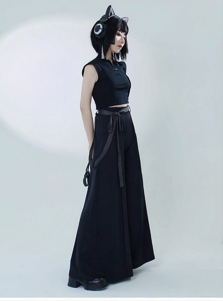 [Pre-Order] Black/White Cyber Chinese Crop Top
