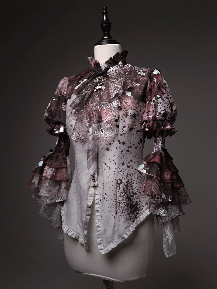 【12月10日予約締切】Bloodstainedプリントフリルスタンドカラー姫袖シャツ