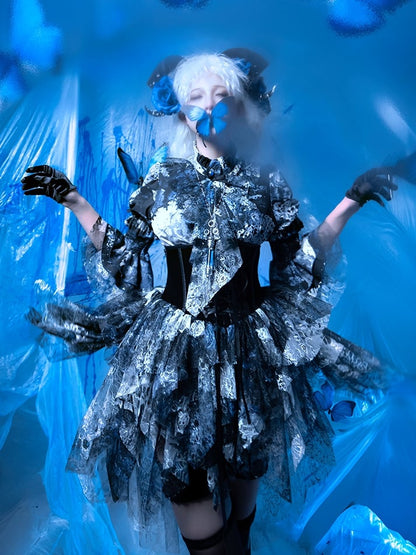 【12月10日予約締切】Bloodstainedプリントフリルスタンドカラー姫袖シャツ