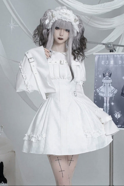 【8月25日予約締切】ティンドールブラックホワイトゴシックロリータスタッズカラーバックルプリーツフレアスリーブドレス