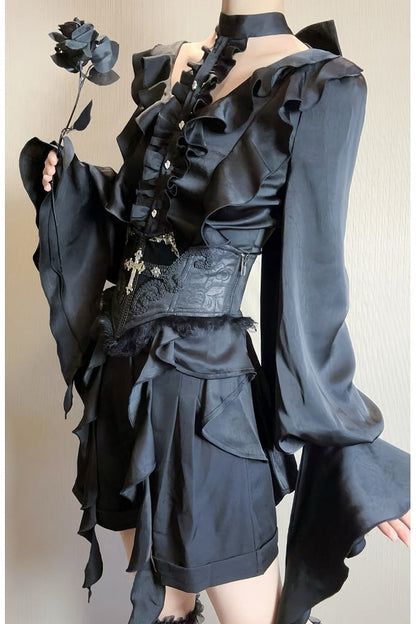 [November 9 Preorder Deadline] Victorian Gothic Lolita Halter-Neck Blouse with Flared Sleeves, an Asymmetrical Frill, and a Train