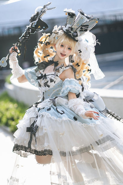 [Cierre de reservas: 24 de julio] Vestido lolita azul de Alicia en el País de las Maravillas con hombros descubiertos, lazo de cartas y superposición de tul (largo/corto)