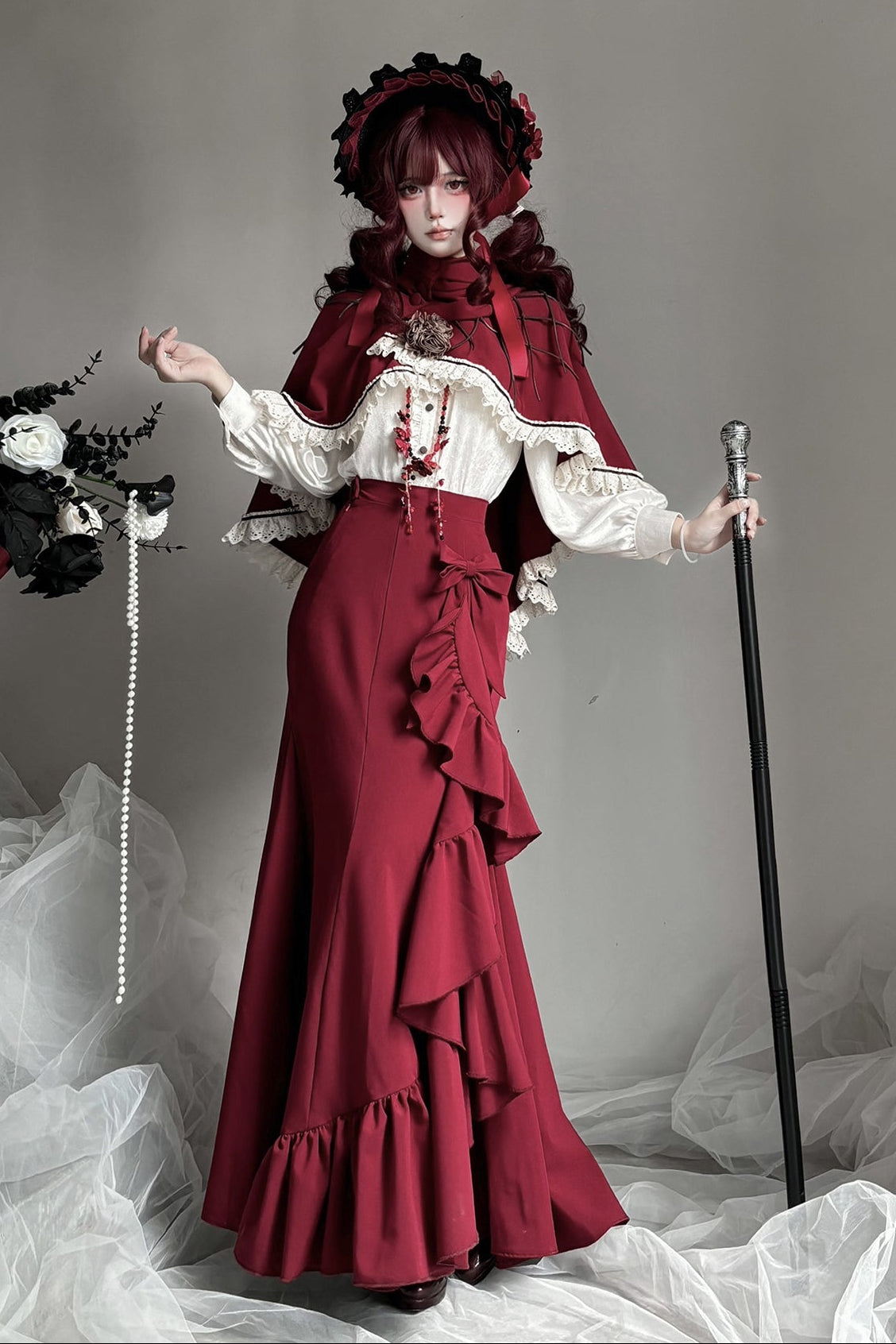 【12月23日予約締切】トワイライトレインロマンティックローズハイネックカラー付きフリルケープ