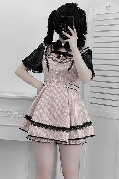 Vestido oscuro de cuadros estilo jirai + pantalones cortos