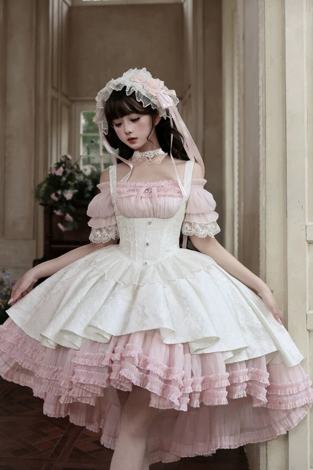 Mini-robe gothique élégante à roses