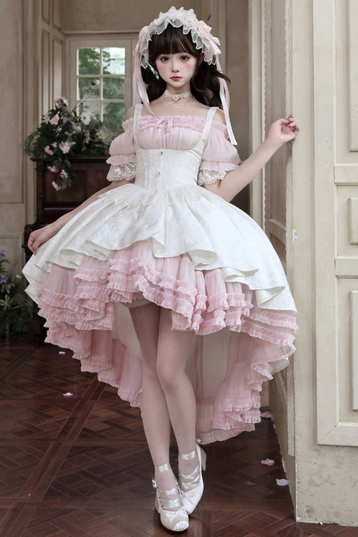 Mini-robe gothique élégante à roses