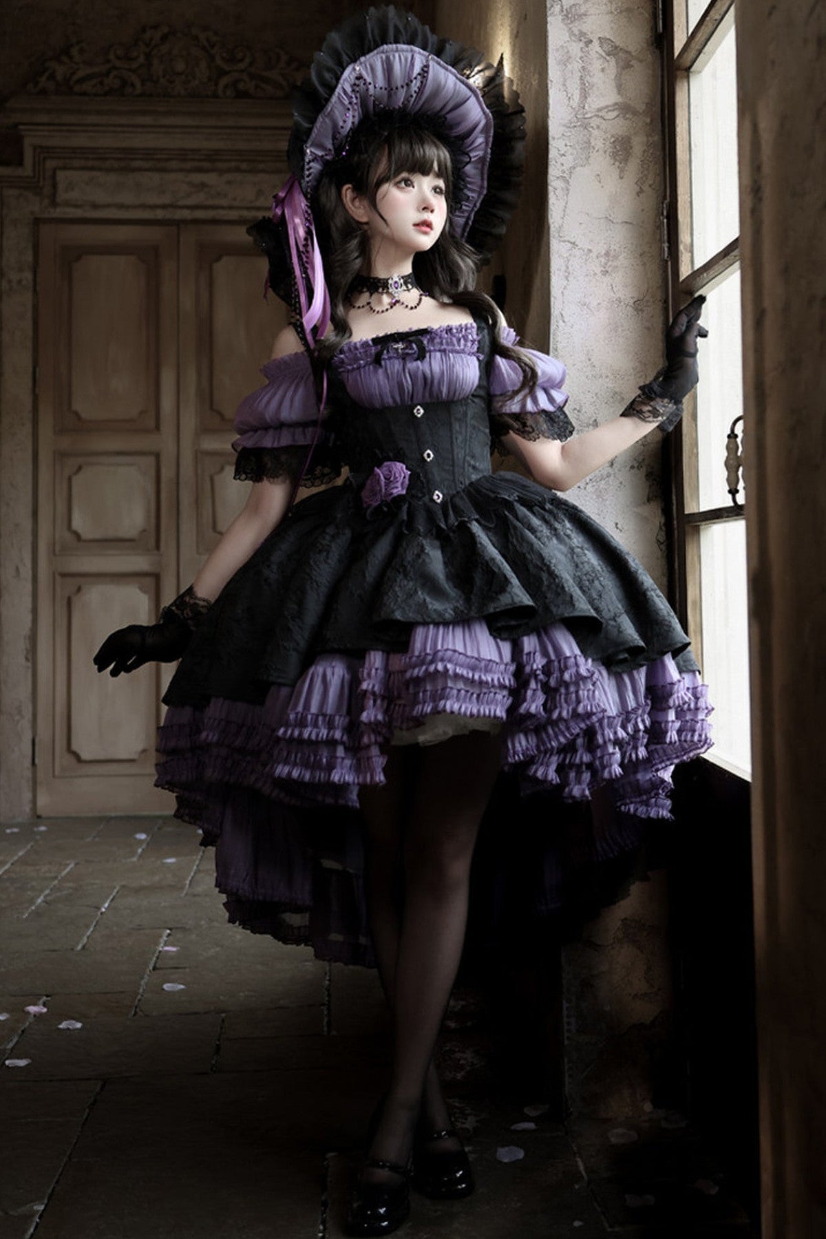 Mini-robe gothique élégante à roses