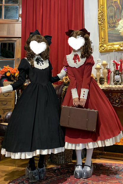 Robe tablier de soubrette à col montant