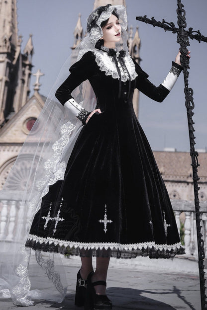 Cross-Cut Light Gothic Lolita Dress