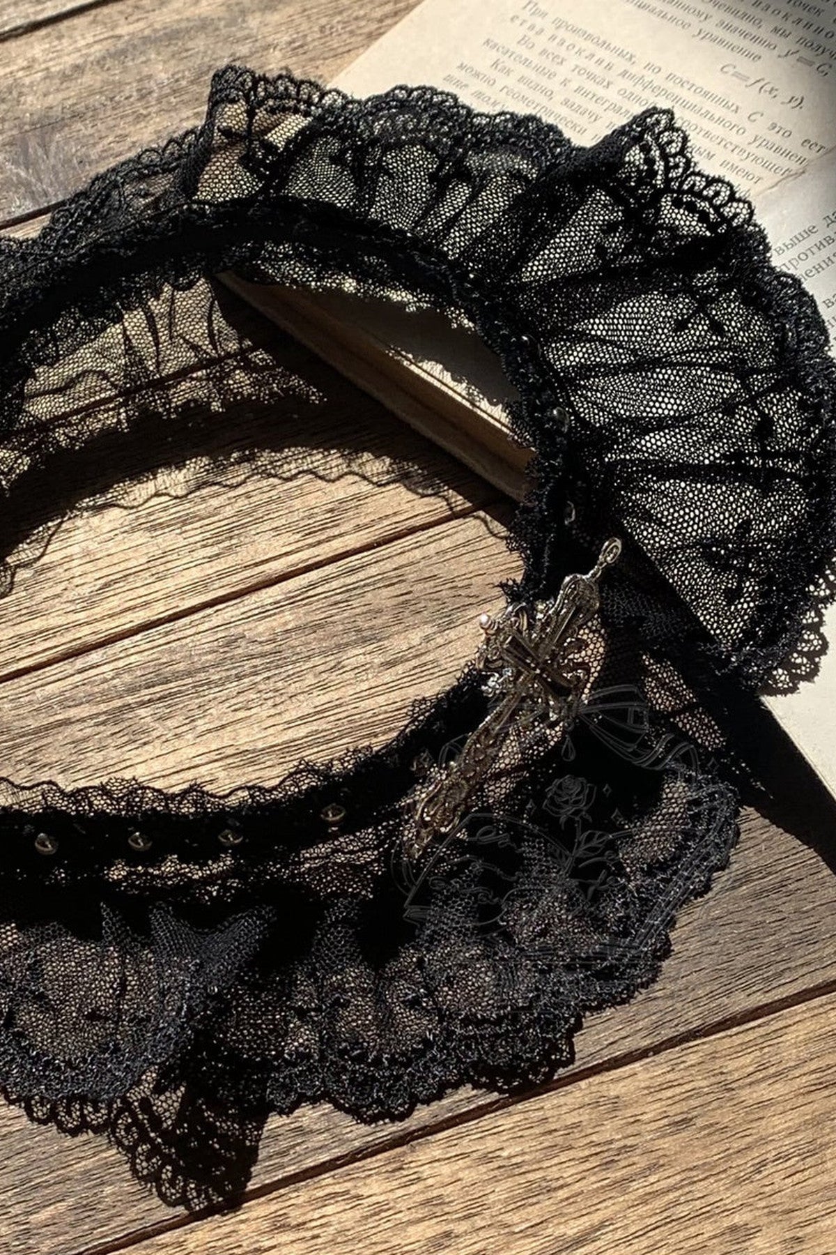 Cross-Cut Light Gothic Lolita Dress