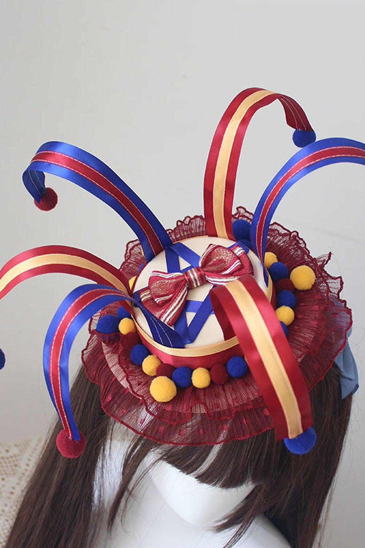 Lolita-Haaraccessoire: Clownhut zur Eröffnung
