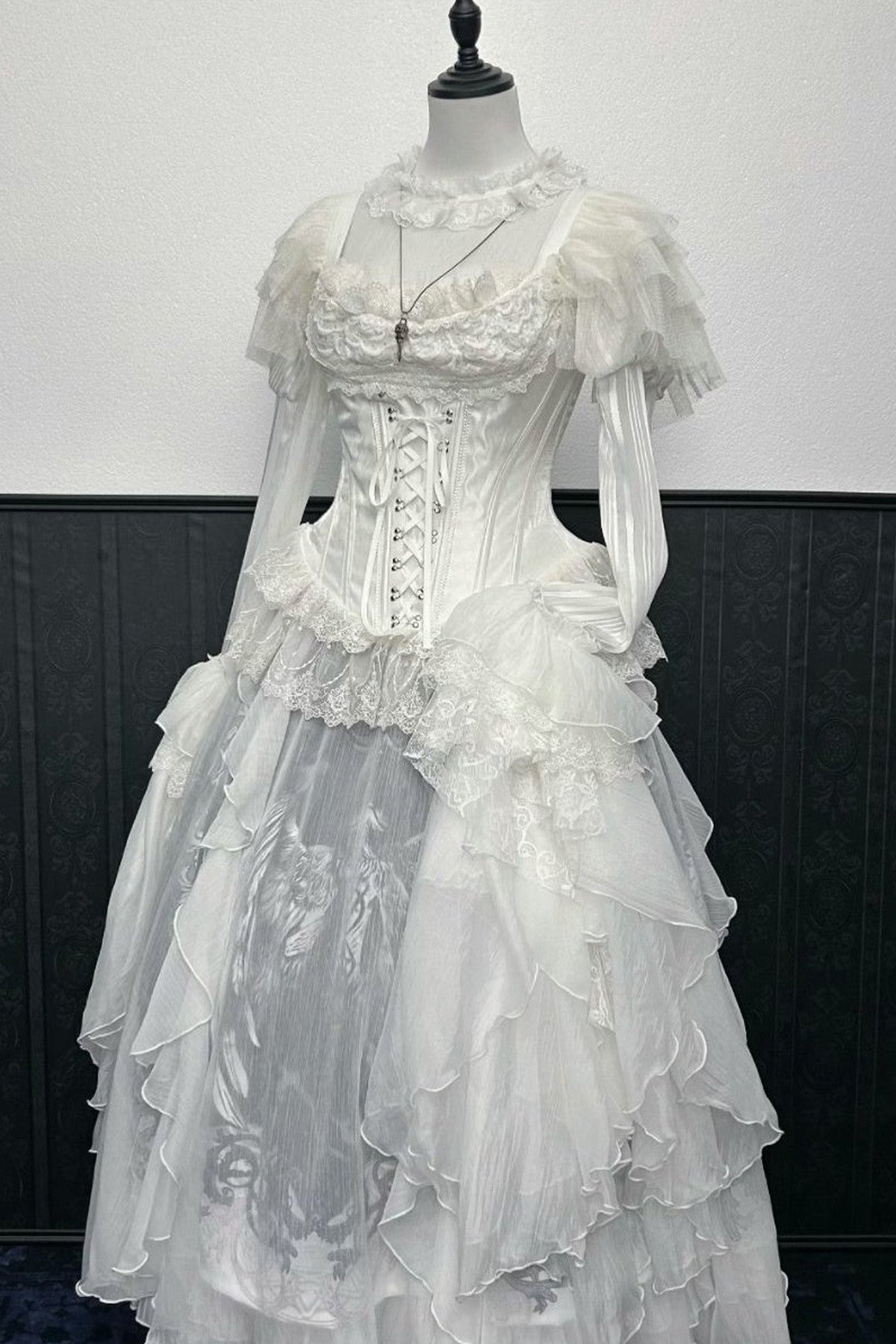 Original-Lolita-Zweiteiler mit Fischbeinkorsett und Figurformung