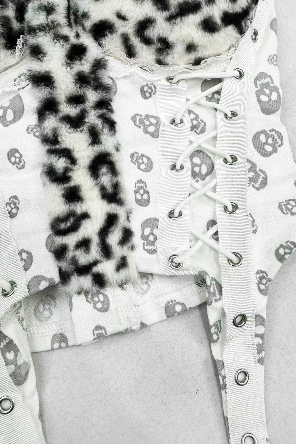 Haut bandeau rembourré asymétrique à imprimé léopard