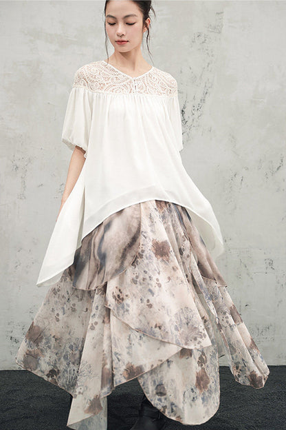 Asymmetrischer Rock mit Druck