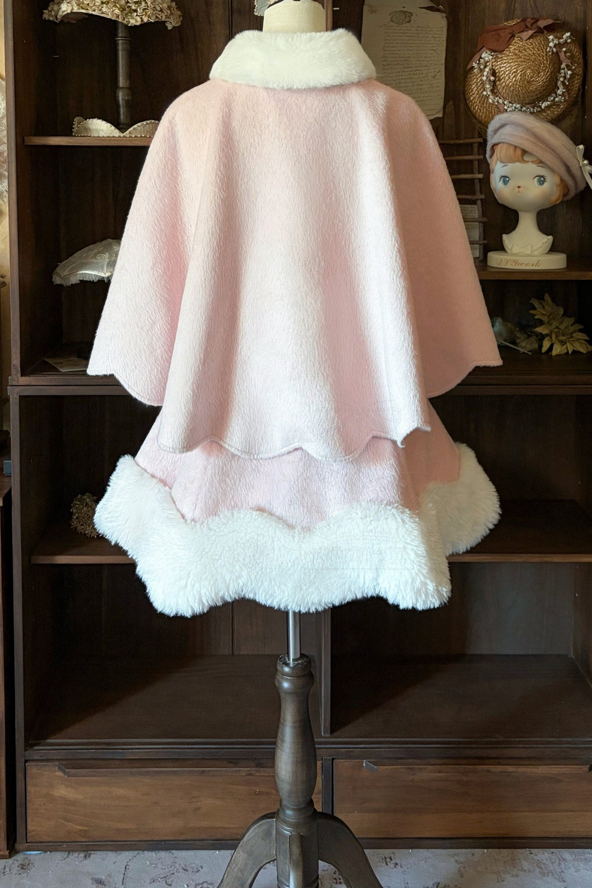 Fluffy Bow Cape and Skirt Set-Up