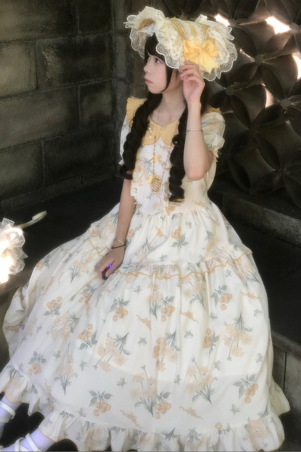 Kleid mit pastoralem Blumenprint und Bubikragen