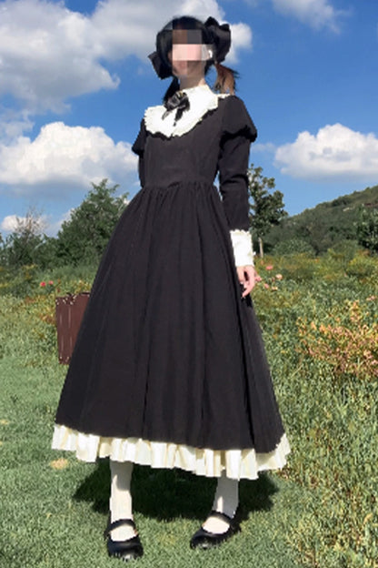 Robe tablier de soubrette à col montant